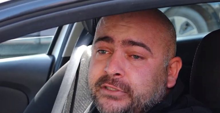 Drama unui taximetrist care are un copil cu autism: ” Sunt înjosit, mă simt înjosit de statul român! Am un copil cu autism și nu mai am bani!” – VIDEO