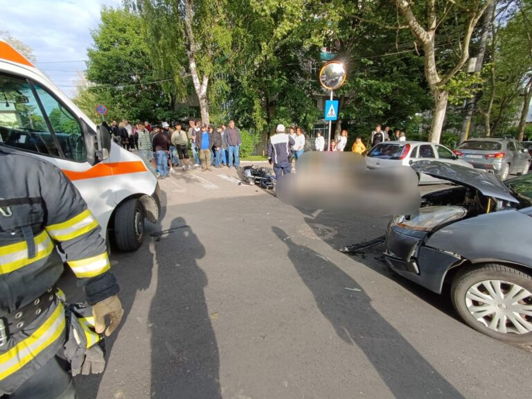 Accident rutier in Vaslui: batrana de 70 de ani ranita in accident /FOTO